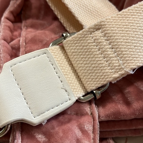 Urban Outfitters Small Wavy Pink Mini Tote Velvet Crossbody Shoulder Bag - Picture 8 of 8